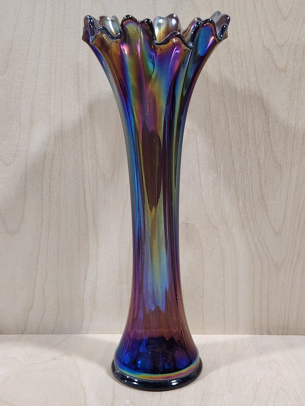 Vintage Iridescent Amethyst Purple Glass Ruffled Rim Trumpet Vase 12 Inch VTG - Picture 2 of 12